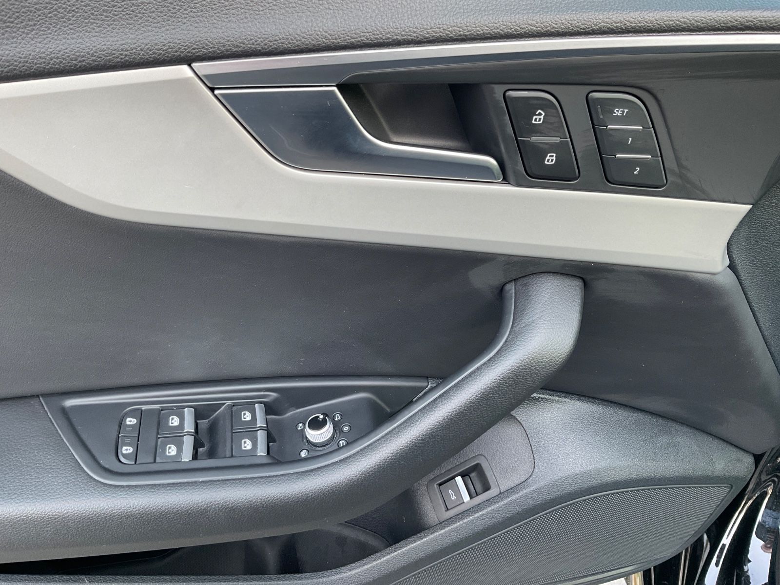 Fahrzeugabbildung Audi A4 Avant 40 TDI S tr. quattro,Kamera,Leder,ACC