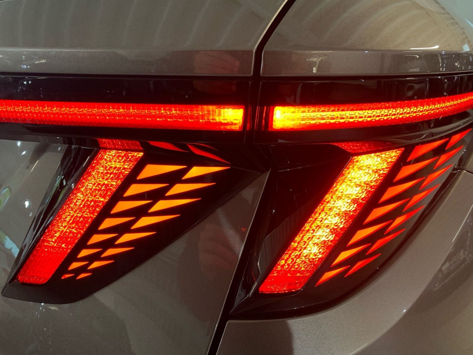 Fahrzeugabbildung Hyundai TUCSON 1.6 T-GDI Trend Plug-In Hybrid 4WD Panor.