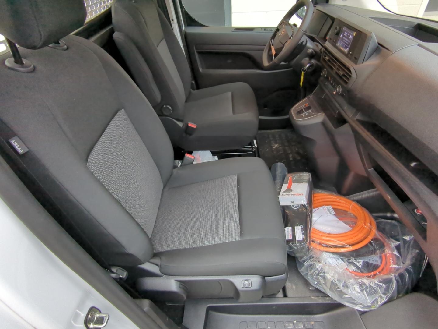 Toyota Proace L1 Pritschenaufbau Electric EV 50kWh 136 