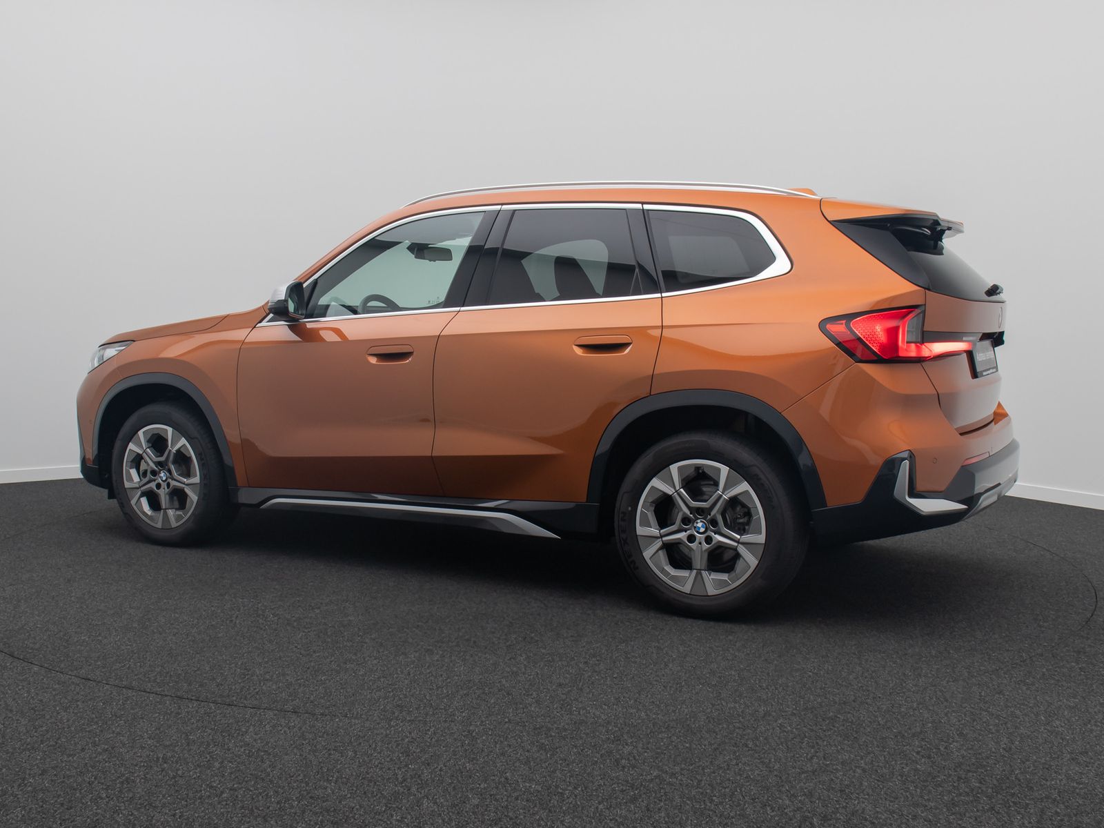 Fahrzeugabbildung BMW X1 xD23d xLine Panoram 360&deg;HUD AHK H/K DAB Voll