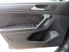 VW Tiguan 2.0 TDI R-Line 4M Matrix Nav Ahk Sport-Pa VW Tiguan 2.0 TDI R-Line 4M Matrix Nav Ahk Sport-Pa