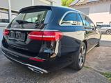 Mercedes-Benz E 220dT AVANTGARDE TAXI BEI MERCEDES-SCHECKHEFT - Mercedes-Benz E 220 mit Diesel-Antrieb: Taxi