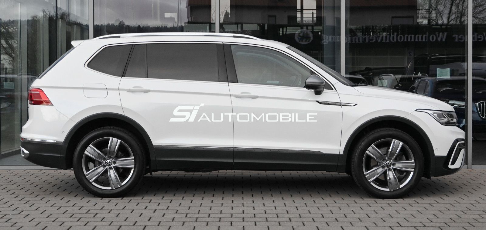 Fahrzeugabbildung Volkswagen Tiguan Allspace 2.0 TDI DSG 4M. °AHK°STHZ°PANO°
