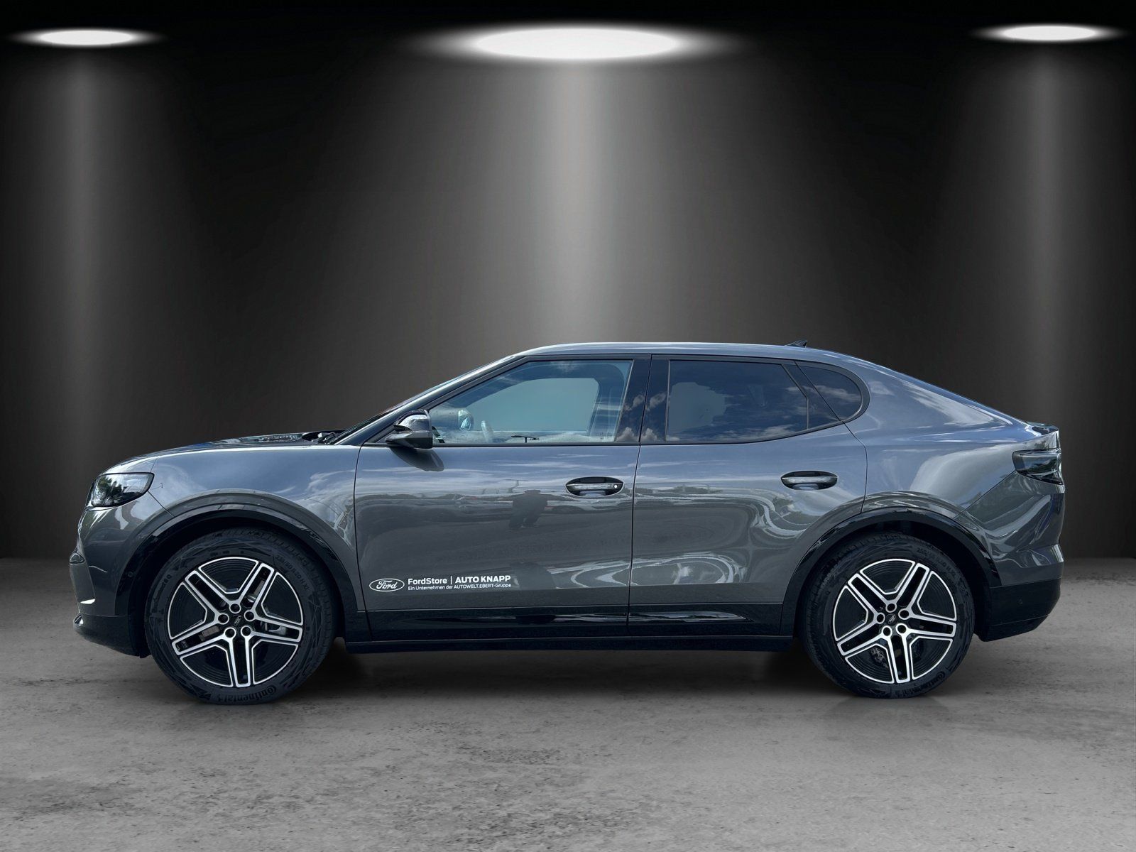 Fahrzeugabbildung Ford Capri Premium 79KW 340PS Glasdach AHK PDC