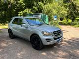 Mercedes-Benz ML 300 CDI 4MATIC BlueEFF. Grand Edition Gra... - Mercedes-Benz Ml grand edition