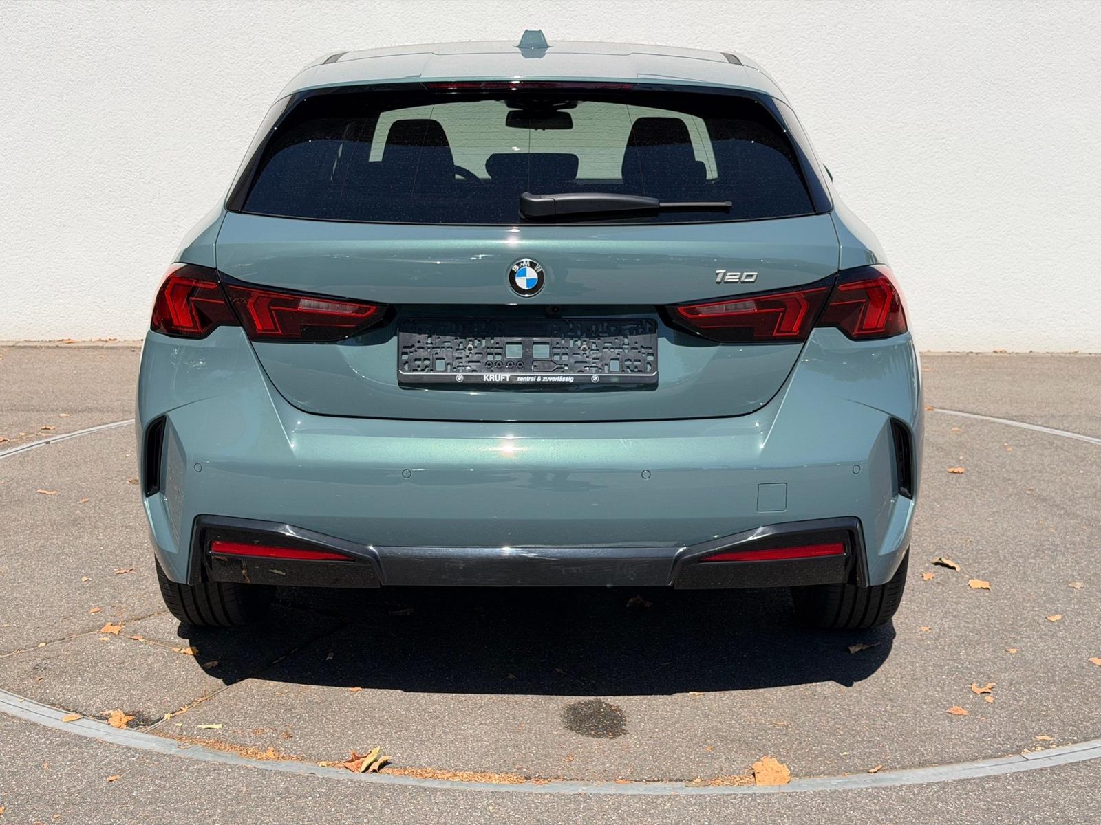 BMW 120 HK SOUND+AHK+LR HZ+ACC+KAMERA+LM17