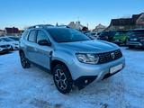 Dacia Duster II Celebration *1Hand*Navi*AHK*Kamera360°