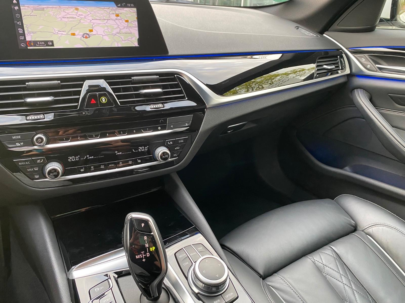 BMW 530d xDrive Touring A Standheizung 