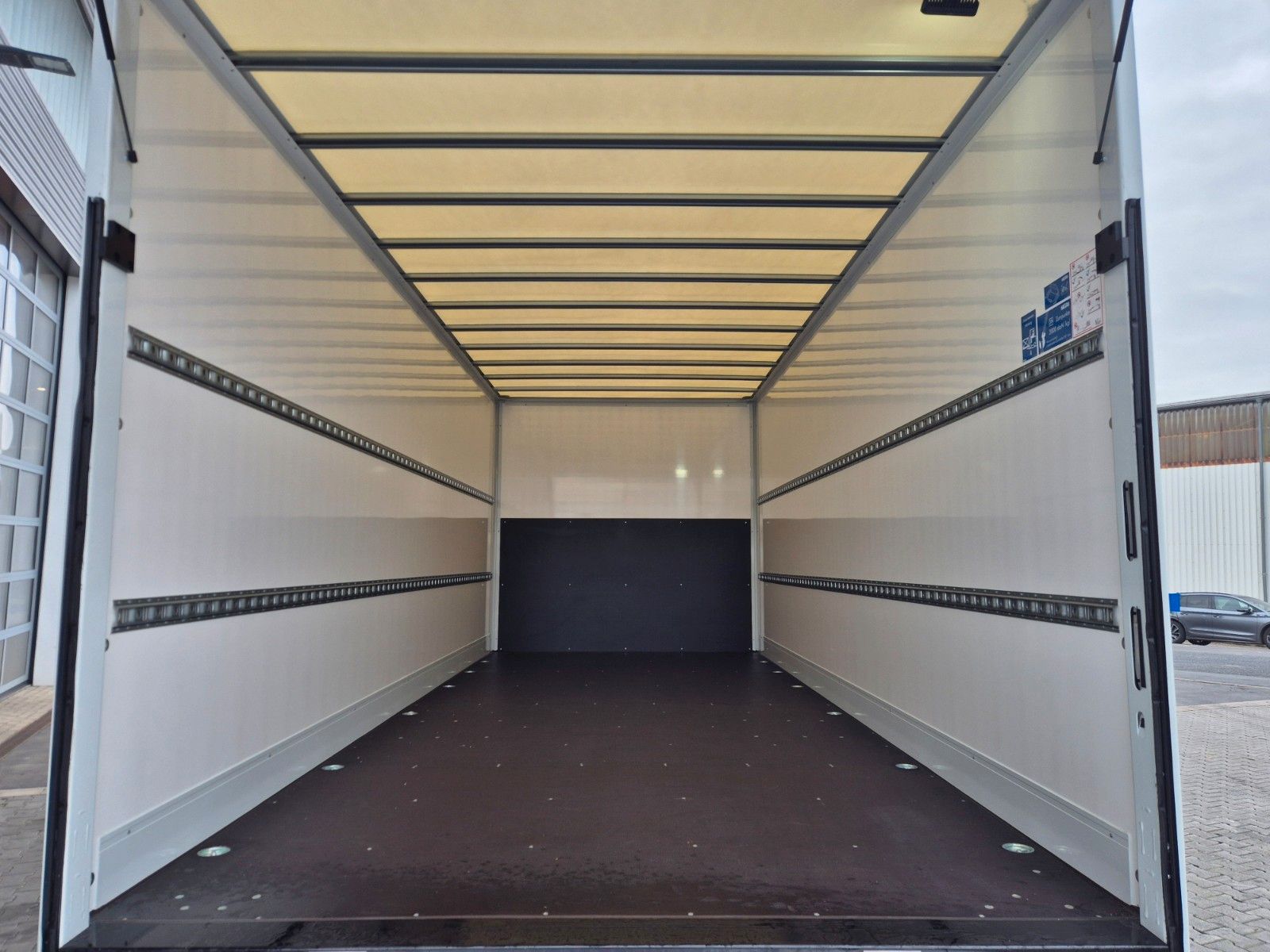 Fahrzeugabbildung Iveco Eurocargo ML75E21/P LBW Spoiler 3 Sitze Klima