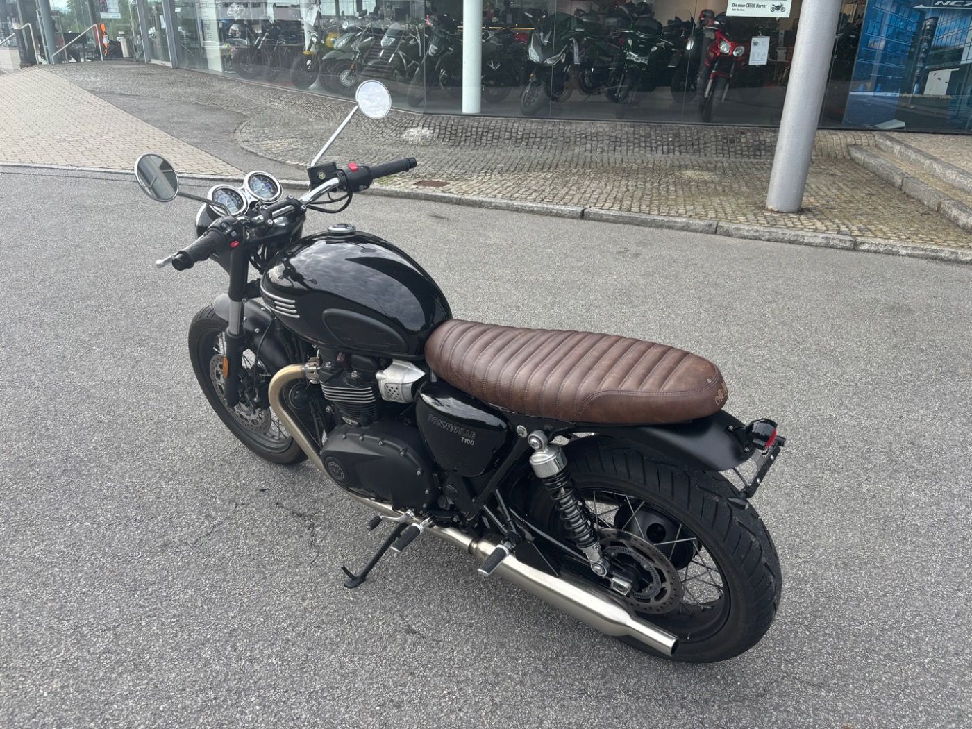 Fahrzeugabbildung Triumph Bonneville T 100 aus erster Hand