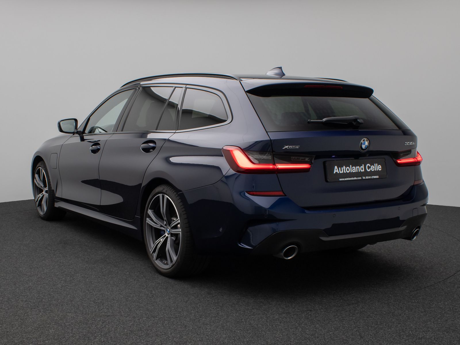 Fahrzeugabbildung BMW 330e xD M Sport Panoram Kamera Laser HUD DAB H/K