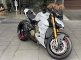 Ducati Streetfighter V4 S/NUR 250km/FULL CARBON/TÜV NEU - DUCATI ST4S