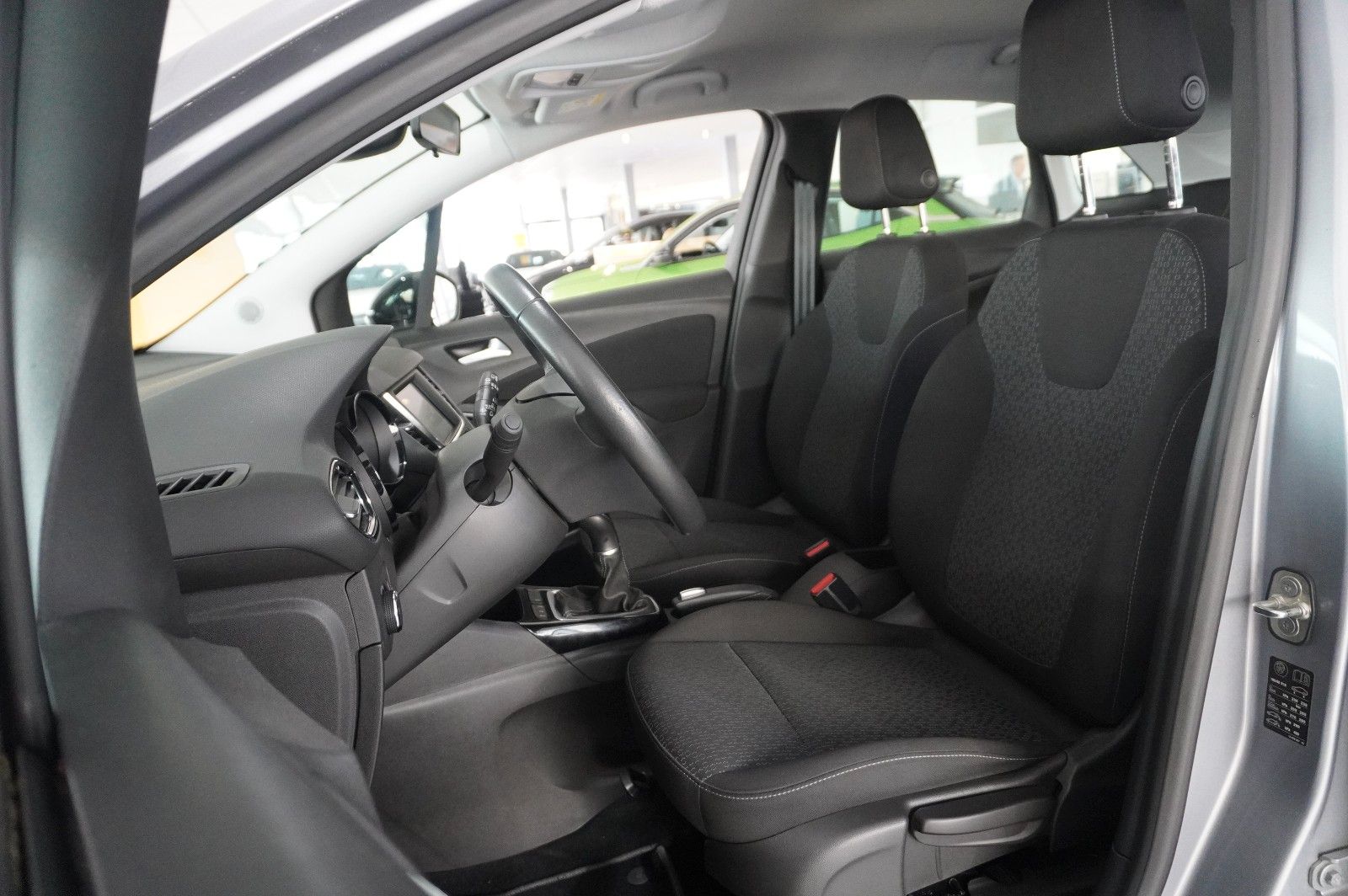 Fahrzeugabbildung Opel Crossland (X) 1.2 EDITION NAVI/LED/KAMERA/TEMP.