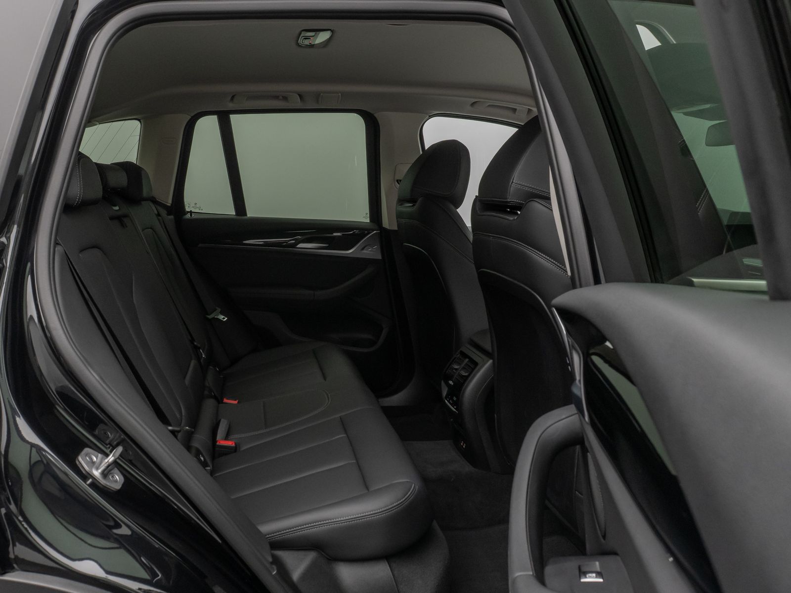 Fahrzeugabbildung BMW X3 xD30i Kamera DAB HiFi WLAN Leder Sport 19Zoll