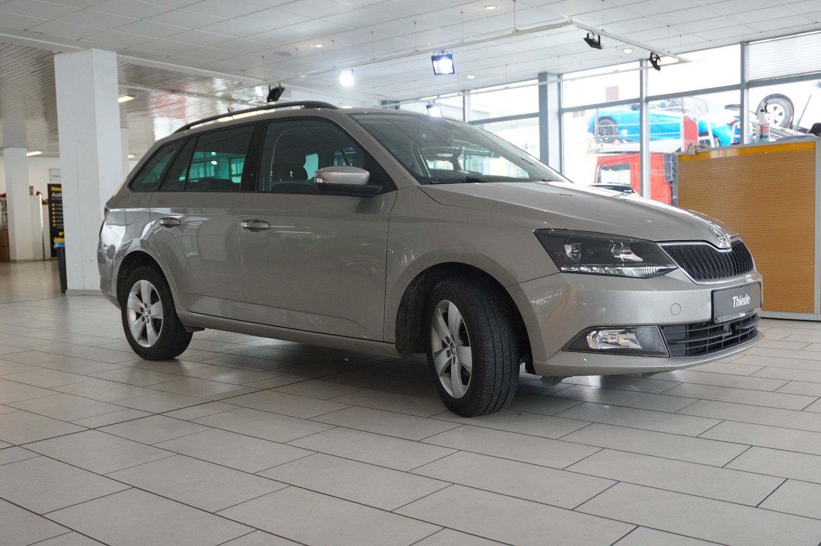 Fahrzeugabbildung SKODA Fabia Combi 1.2 STYLE LED/PDC/KLIMA/SH/USB/NEBEL