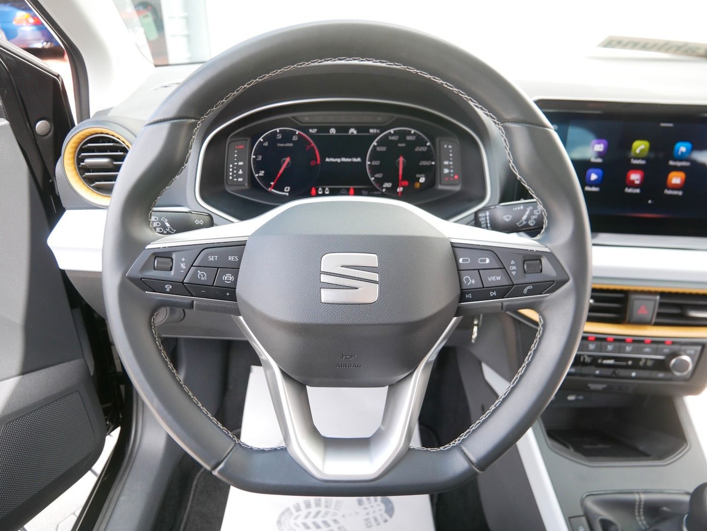 Fahrzeugabbildung SEAT Arona 1.0 Style ACC NAVI PDC LED Klimaautomatik