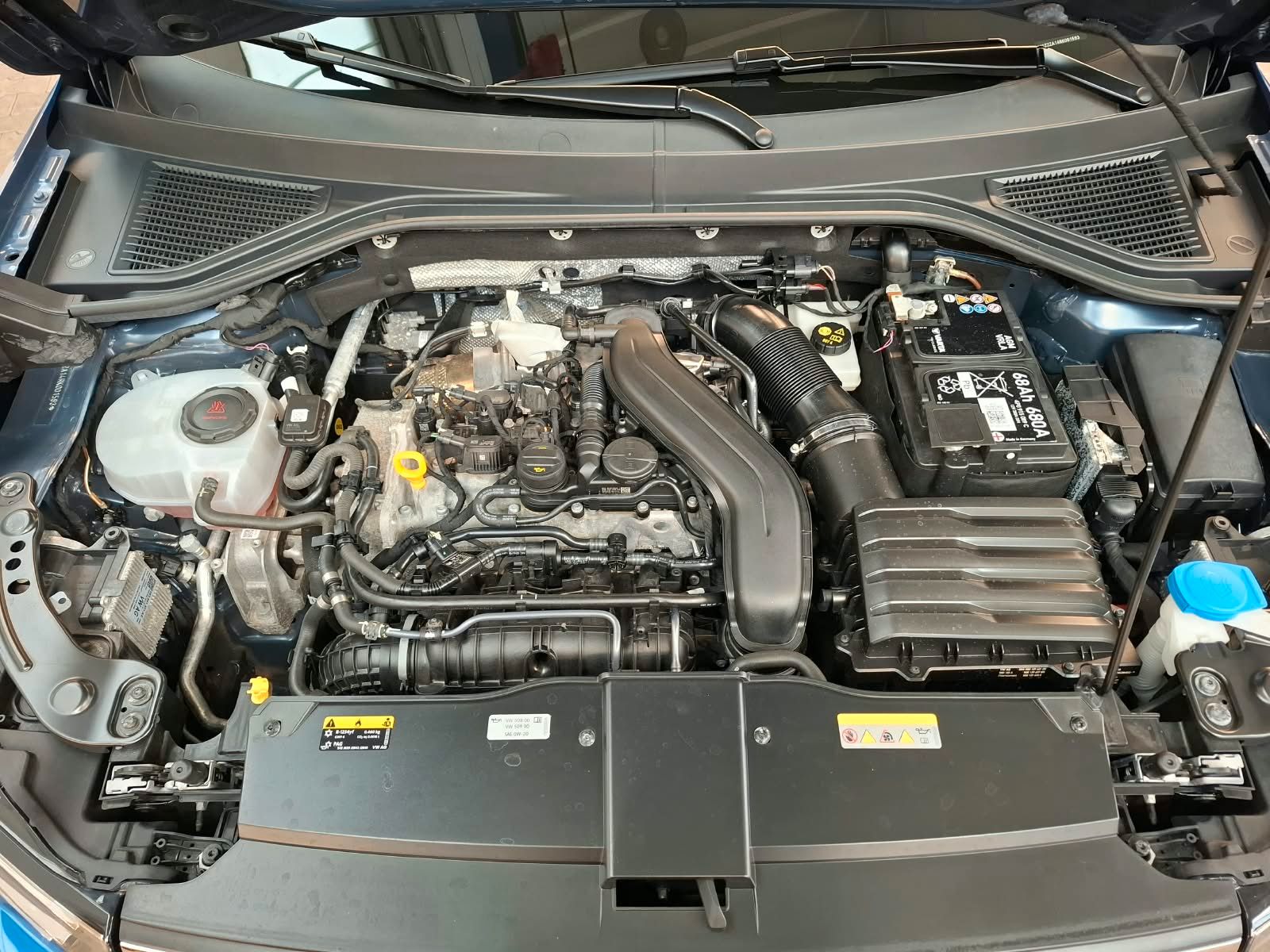 Fahrzeugabbildung Volkswagen T-Roc Cabrio R-Line 1.5TSI DSG +ACC+LED+IQ.Drive