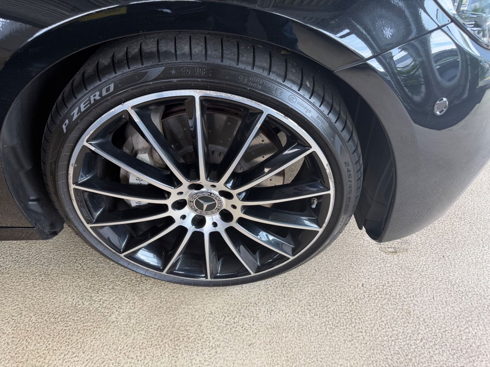 Fahrzeugabbildung Mercedes-Benz E 400 4Matic*AMG-Line*Burmester