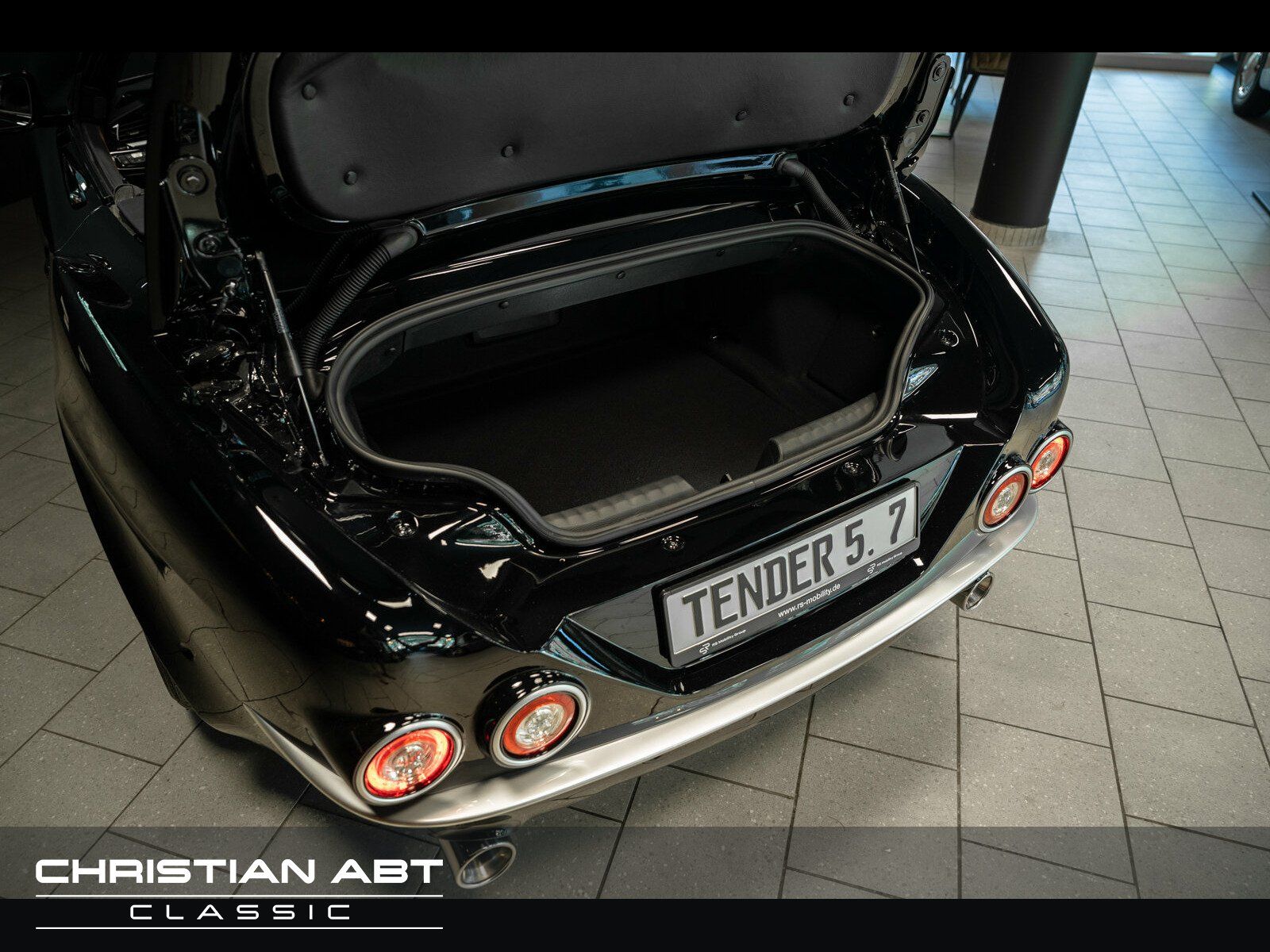 Fahrzeugabbildung BMW Estella Tender 5.7 Carbon-Kit * 1 of 1 * M40i