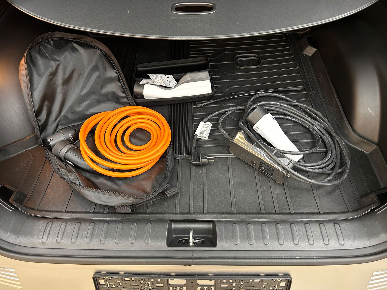 Fahrzeugabbildung Hyundai Ioniq 5 Uniq 4WD LED+NAVI+SHZ+BOSE+HEAD+ACC+AHK+
