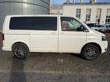 Volkswagen T5 Caravelle - Volkswagen: Unfallwagen