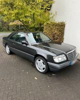 Mercedes-Benz Mercedes Benz w124 E220 Coupé Mopf 2 - Mercedes-Benz E 220 mit Benzin-Antrieb: Sportwagen
