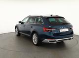 Skoda Superb Scout 2.0 TDI 4x4 AHK ACC Navi Memory LED - Skoda Superb mit Diesel-Antrieb: Blau