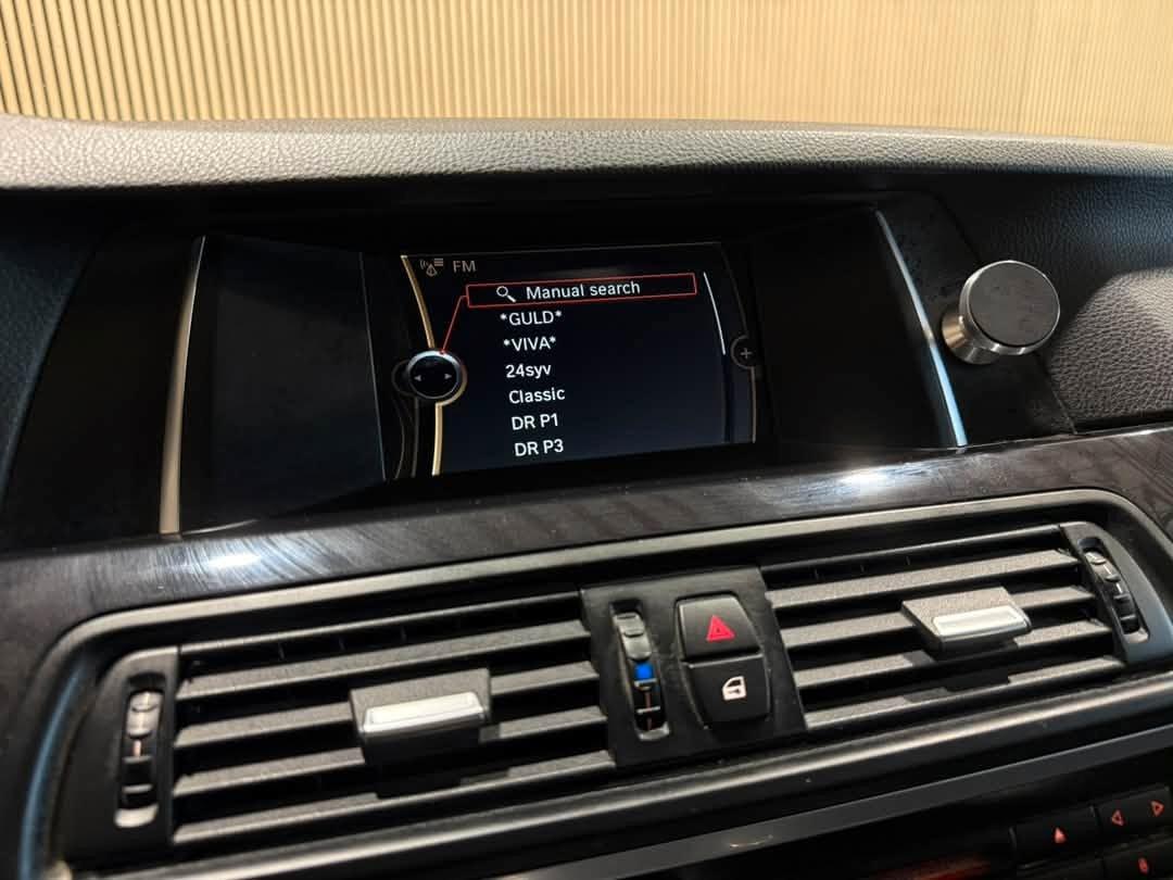 BMW 520 2014 — photo 17