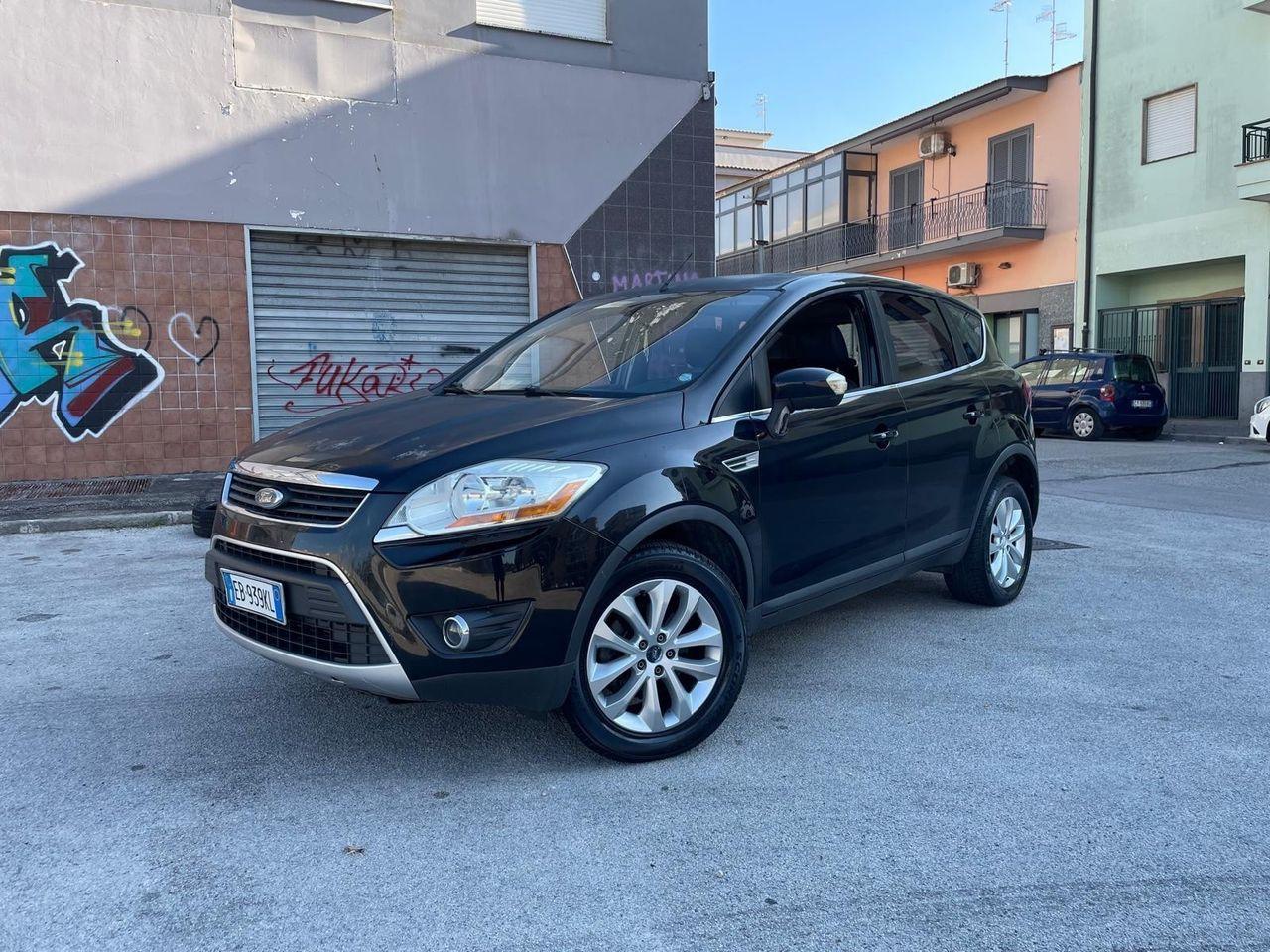 Ford Kuga 2010 — вигляд ззаду