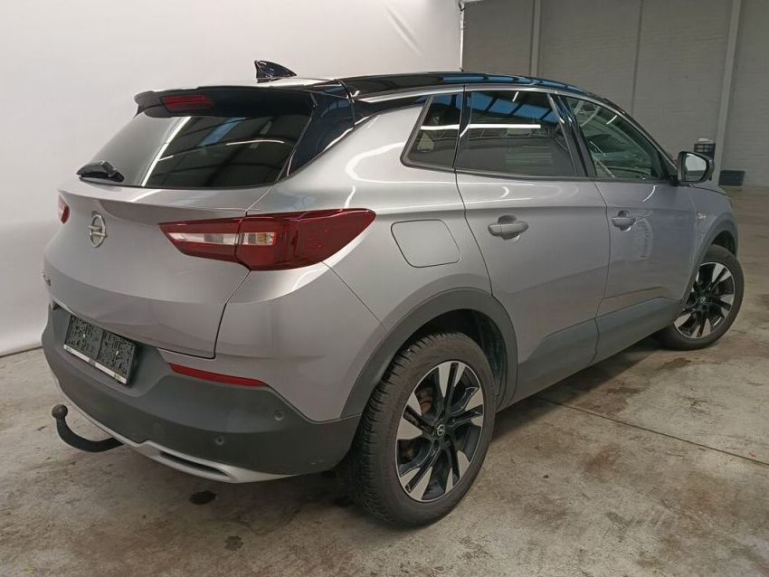 Fahrzeugabbildung Opel Grandland X 1.2T ULTIMATE LEDER/4xSHZ/LHZ/AHK