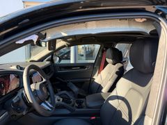 PORSCHE Cayenne Coupe GTS /PDCC/ STANDHZG./ BURMESTER HE PORSCHE Cayenne Coupe GTS /PDCC/ STANDHZG./ BURMESTER HE