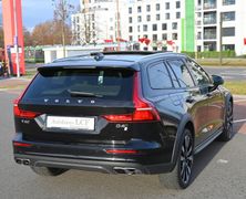 VOLVO V60 Cross Country D4 Pro AWD Leder Navi Cam LED