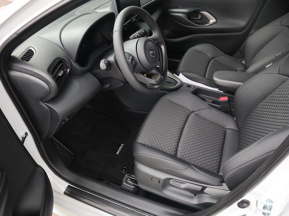 Fahrzeugabbildung Mazda 2 Hybrid Homura 1.5L VVT-i 116 PS CVT ACAA RFK E