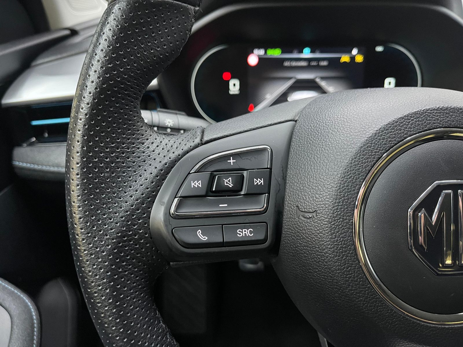 Fahrzeugabbildung MG MG5 61 KWH Luxury NAVI+LED+SHZ+DAB+ACC+360°+DAB+