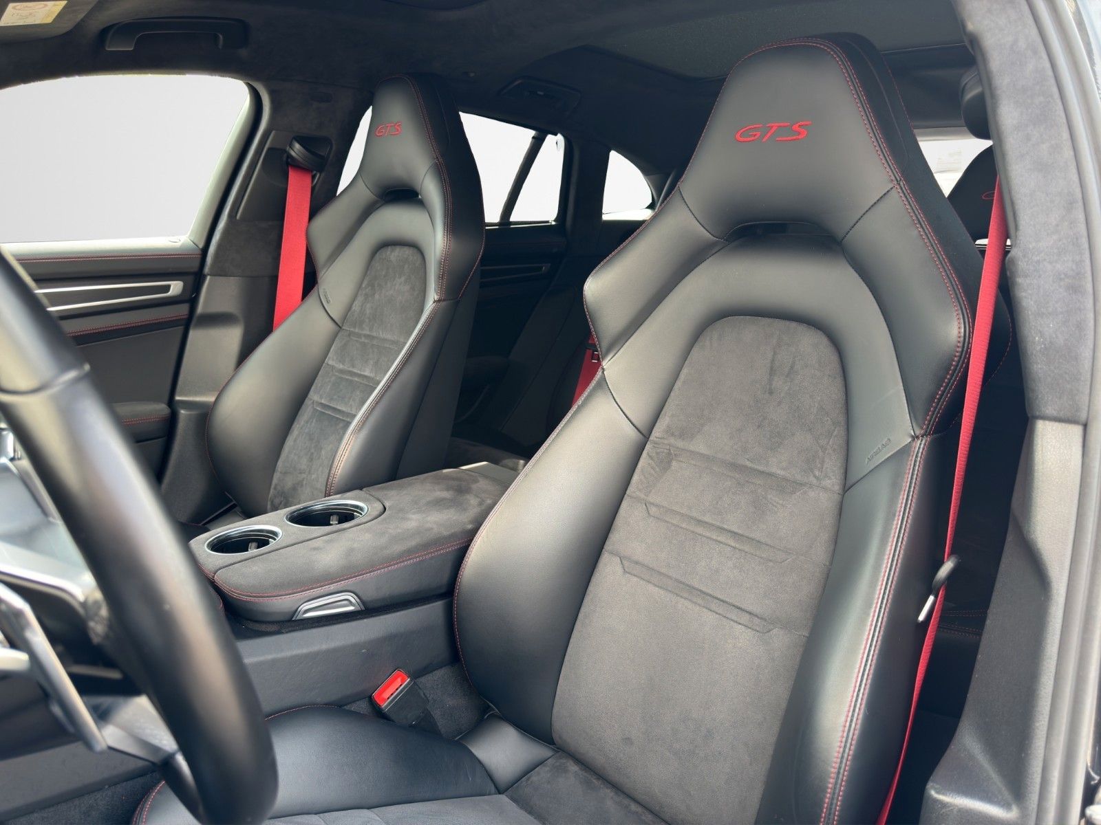 Fahrzeugabbildung Porsche PANAMERA SPORT TURISMO GTS BURM PANO STANDHEIZ