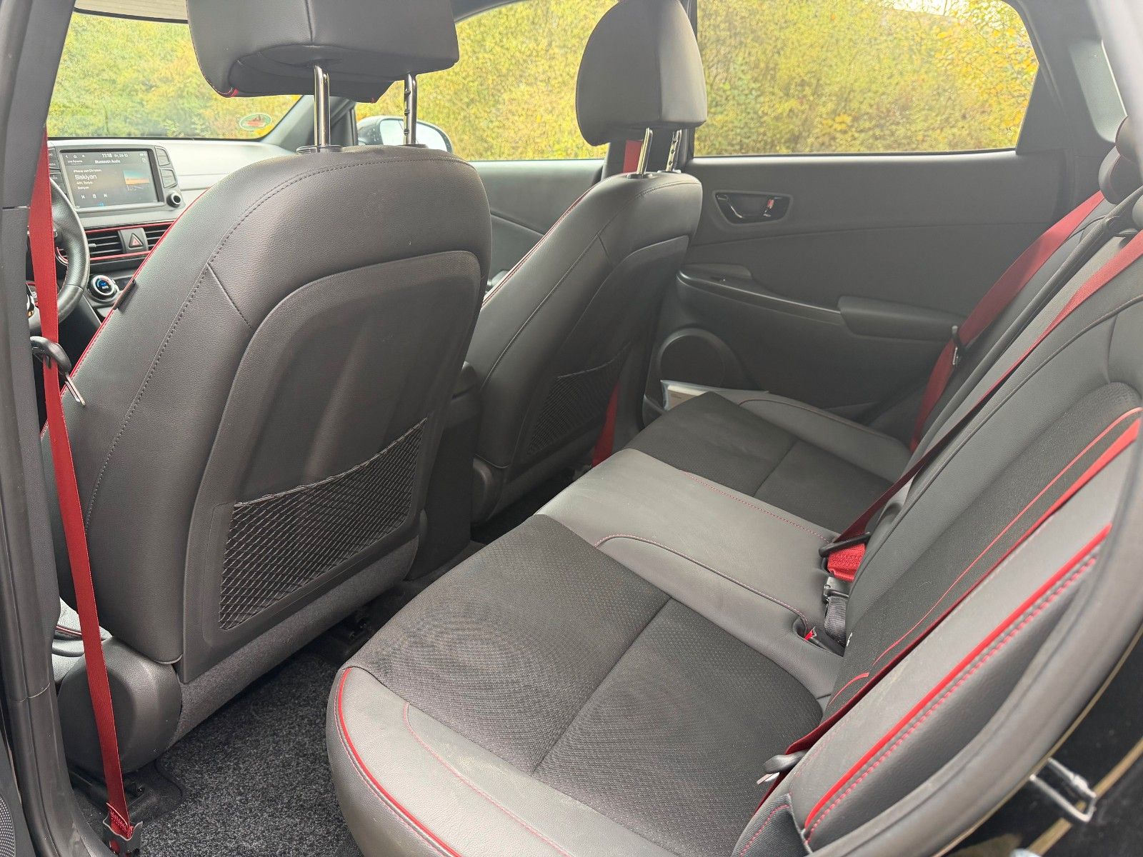 Fahrzeugabbildung Hyundai KONA 1.6T-GDI*Unique*2WD*DCT*RFKamera*Navi*SHZ*