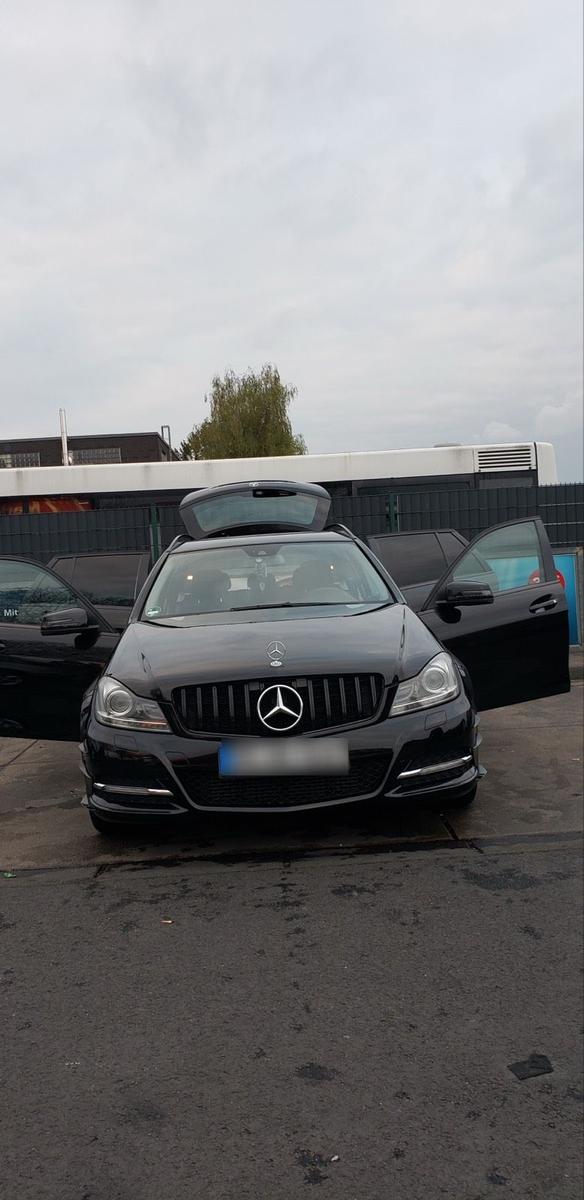 Mercedes-Benz C200 2011 — photo 10