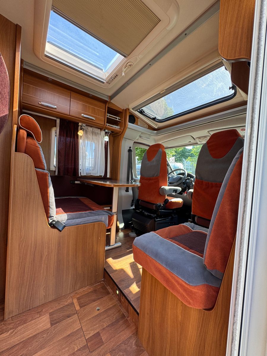 Fahrzeugabbildung Dethleffs GLOBEBUS T 004 FIAT KAMERA SAT TV LUFTFEDERUNG