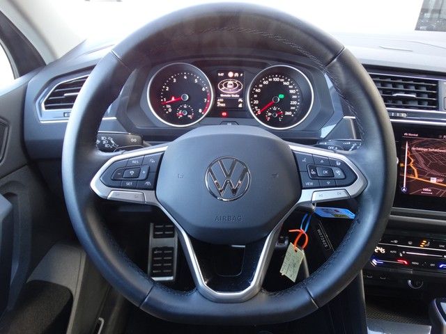 Fahrzeugabbildung Volkswagen Tiguan Active *FahrerassistenzPlus*Navi*