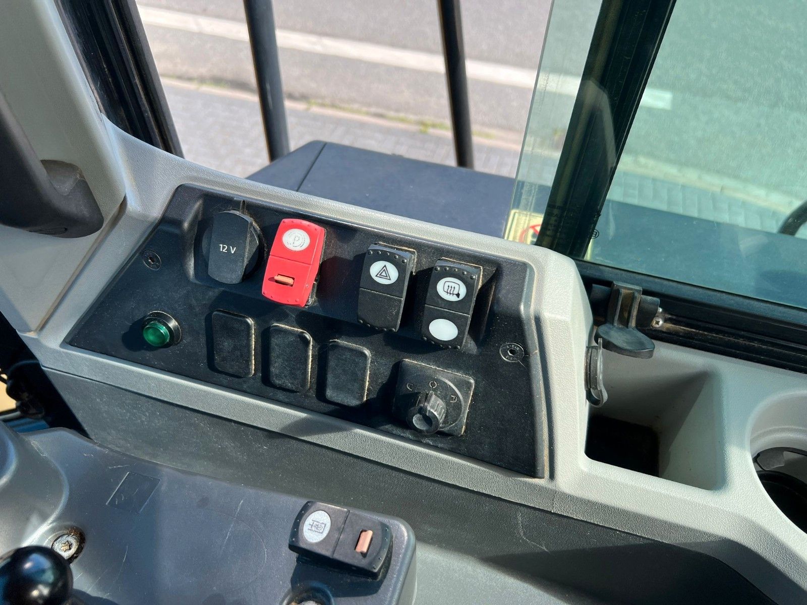 Fahrzeugabbildung CAT 966M XE 4x4 Radlader,Waage ,ZSA