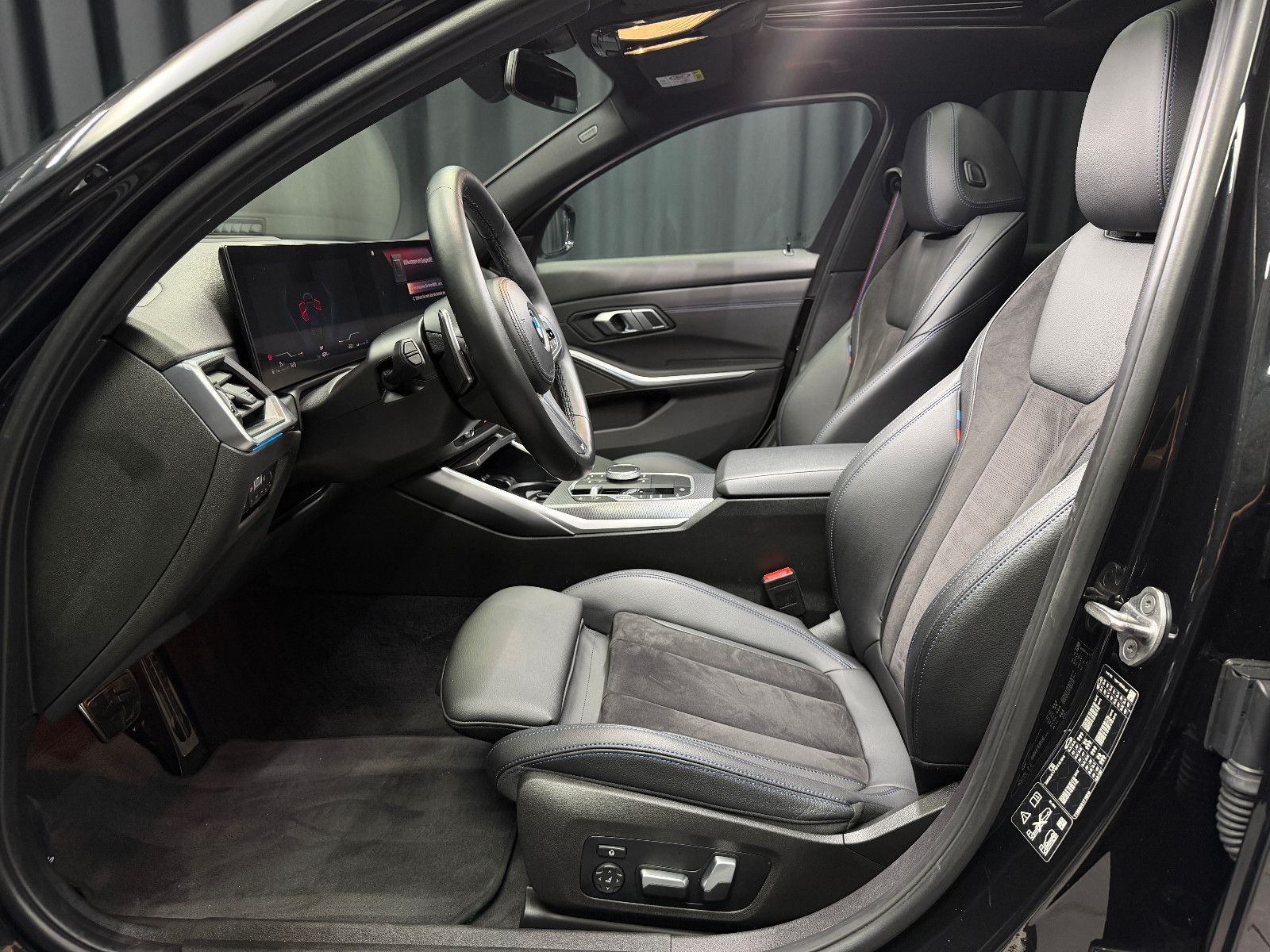 Fahrzeugabbildung BMW M340i Limousine xDrive |H/K|HuD|PANO