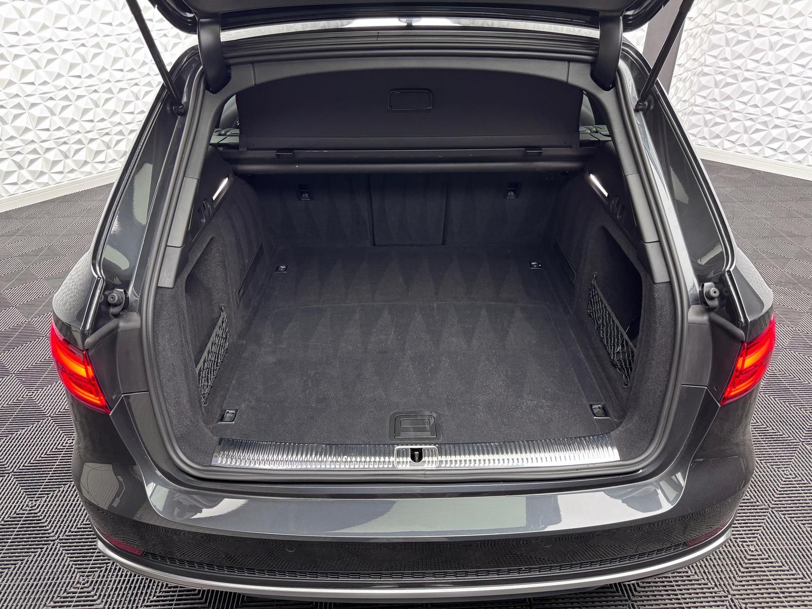 Fahrzeugabbildung Audi A4*40 TDI*S-LINE*PANO*MTRX*ACC*KEY*VIRTUAL*RCAM