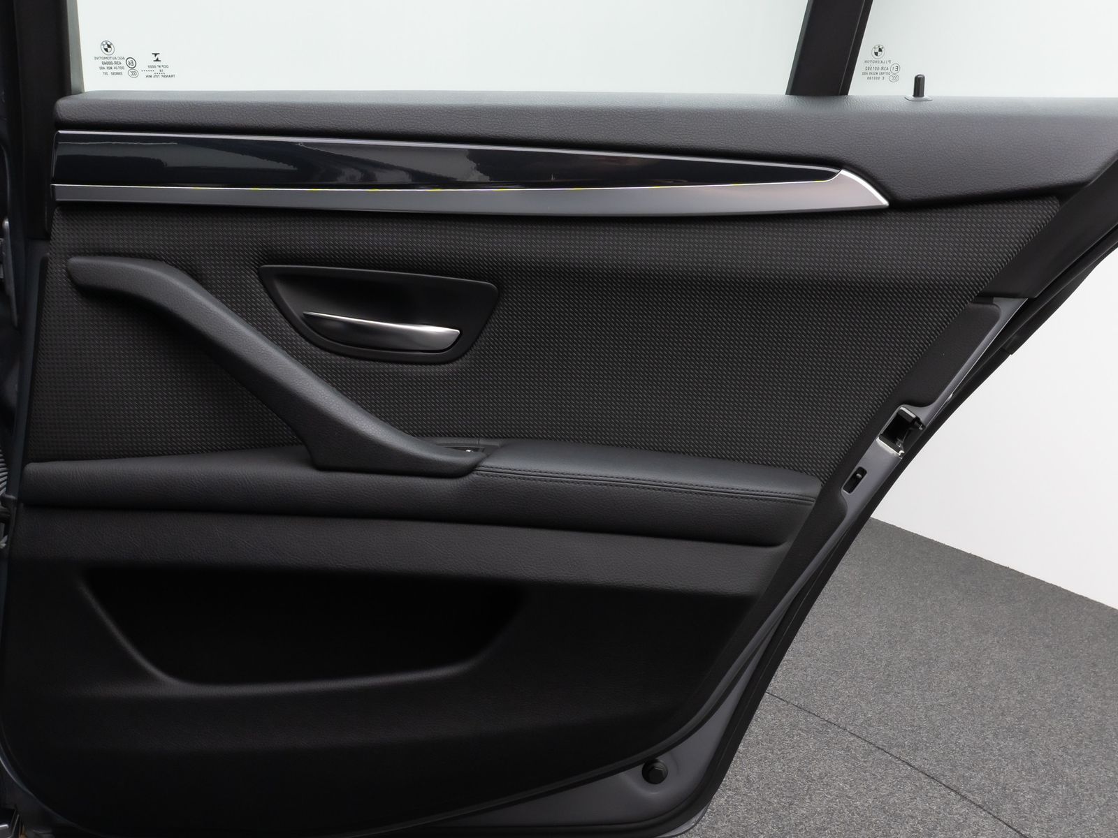 Fahrzeugabbildung BMW 520d Navi Sitzhzg Bi-Xenon PDC Tempomat