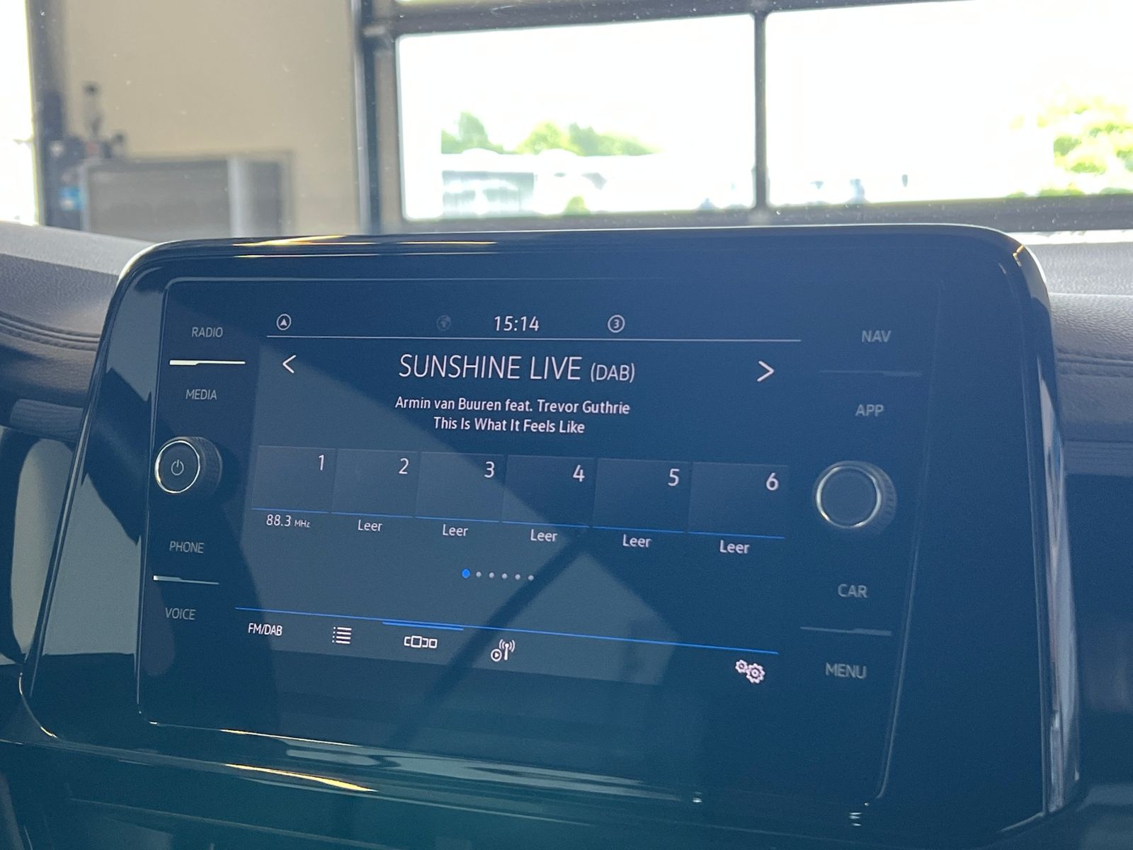 Fahrzeugabbildung Volkswagen T-Roc Cabriolet 1.5 TSI DSG *AHK, LED, Black Sty