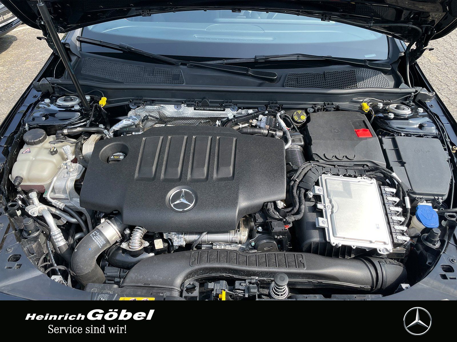 Fahrzeugabbildung Mercedes-Benz CLA 200 d AMG+AHK+360°+SPUR-P+AMBIENTE+CARPLAY