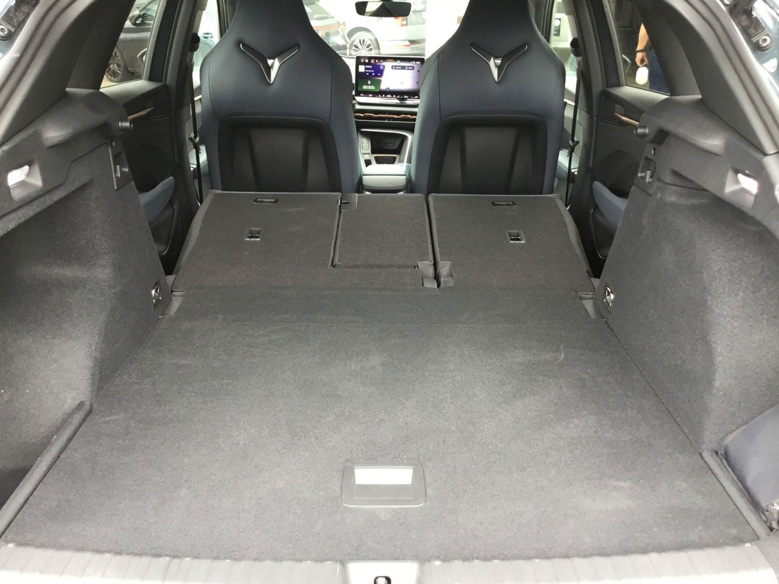 Fahrzeugabbildung CUPRA Terramar 1.5 eTSI DSG+AHK+Pano+360°+Headup+ACC
