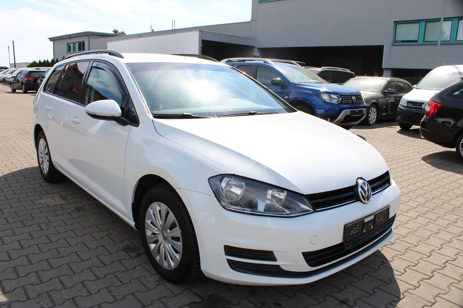 Volkswagen Golf 2015 — rear view