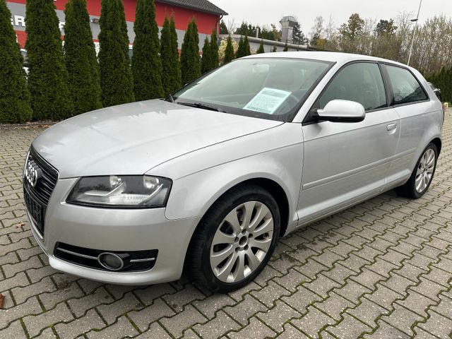 Audi A3 2.0 TDI Attraction  / ALU