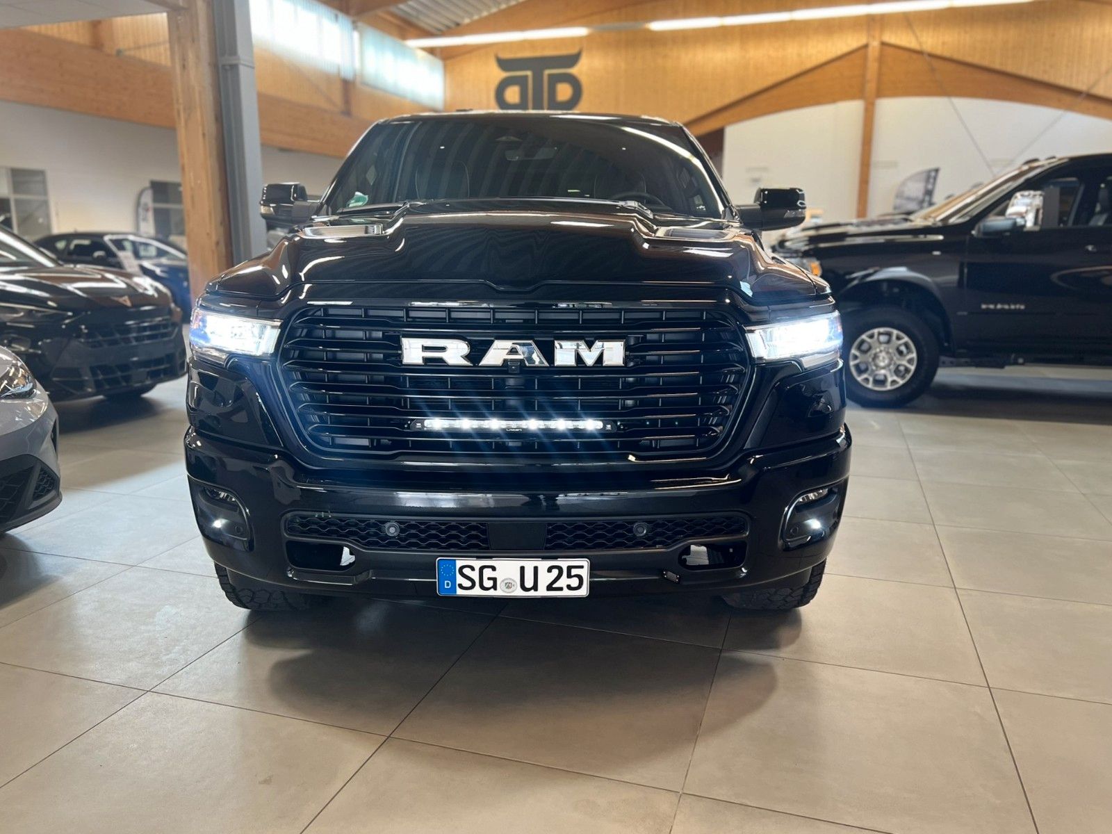 Fahrzeugabbildung Dodge RAM 1500 Laramie Sport MY25.LPG-Hard Top-BBS-NAP