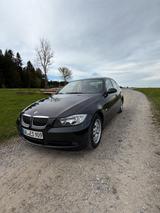 BMW E90 325i Top Zustand - BMW 325 aus 2006: 325i